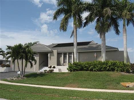 3rd image of 420 Cottage Ct