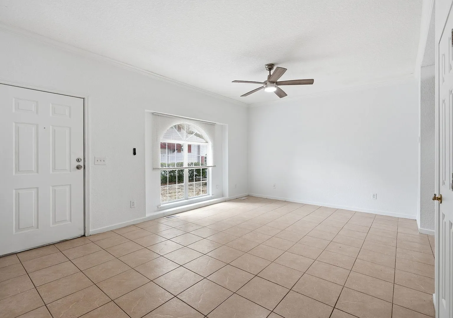 Cedar Street Apartments — Photo 3