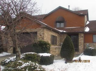 208 Woodview Rd, Hanover Township, PA 18706