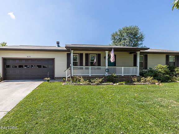 2nd image of 3609 Lakeside Dr