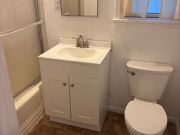 2nd image of 1003 E Wilson Ave #A