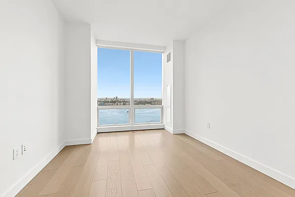 Rented by Christie's International Real Estate Group, LLC | media 31