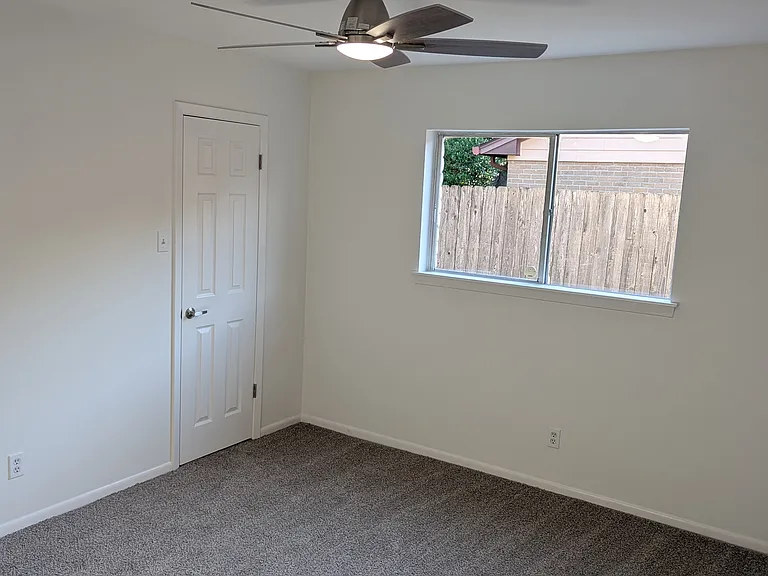 6102 Hummingbird St — Photo 14