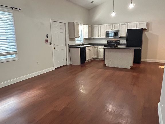 2nd image of 189 Dartmouth St APT 6