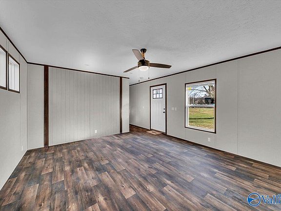 3rd image of 1085 County Road 462