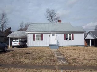 233 W McClernand Ave, Shawneetown, IL 62984
