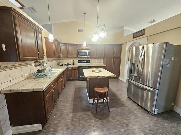 5th image of 3641 SW Parsons St