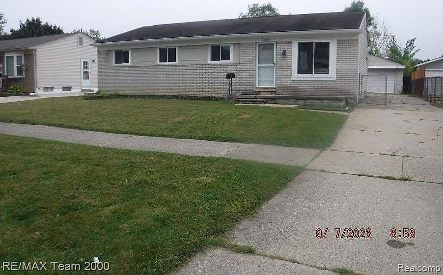1st image of 39243 Avondale St