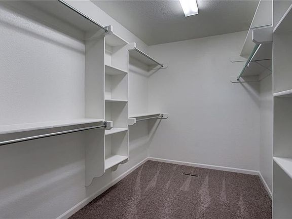 5th image of 104 SW Wind Garden Cir