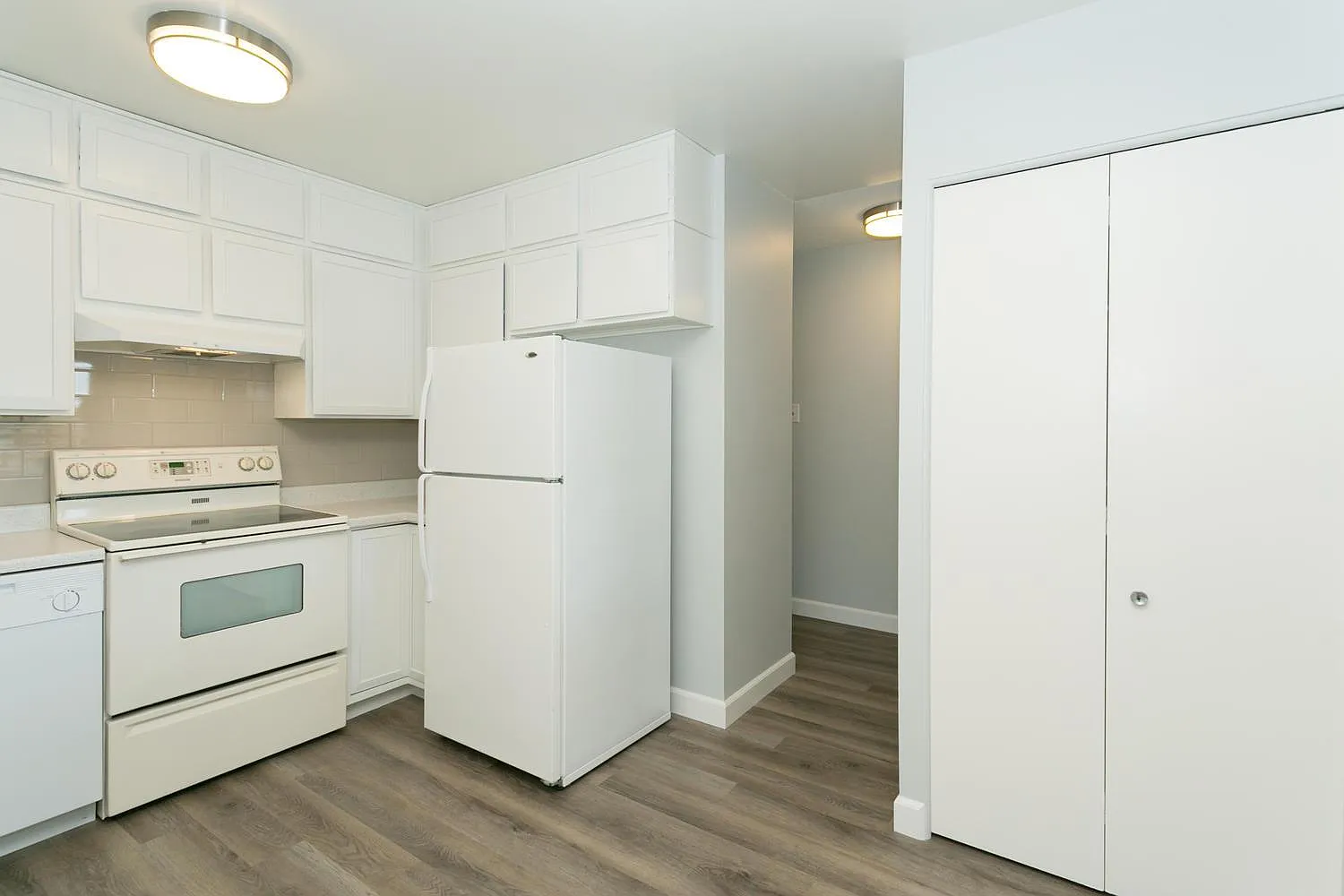 2 bed, 945 sqft, $1,399 — Photo 3