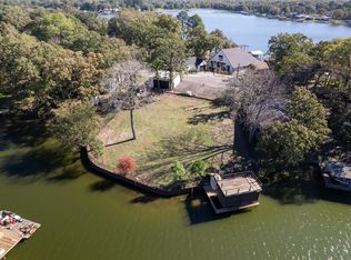 195 Lake Creek Dr, Mabank, TX 75156