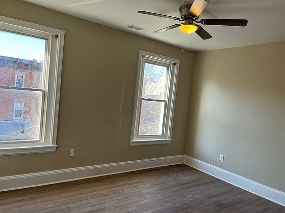 4th image of 2255 N Park Ave #1A