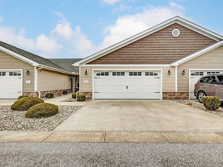 7080 Triumph Ln #9 — Photo 4