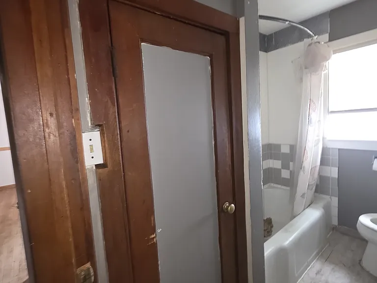 1818 E Clay St — Photo 21