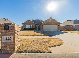 1820 NE 32nd St, Moore, OK 73160