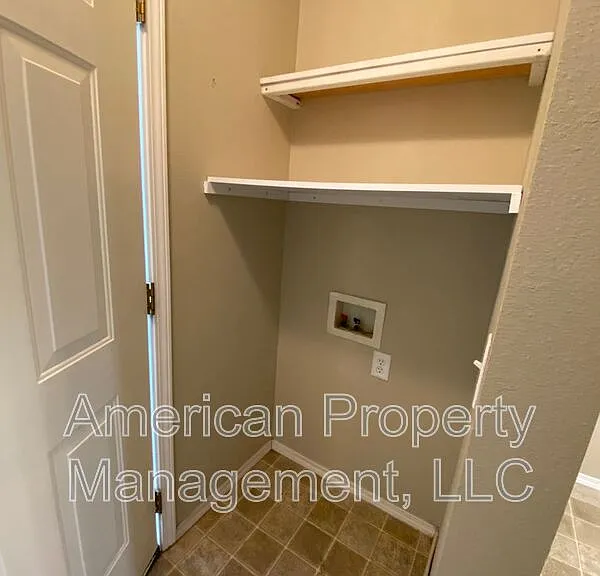 4714 NE Wisconsin St — Photo 13
