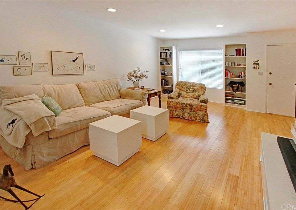 1st image of 10807 Blix St Unit 2