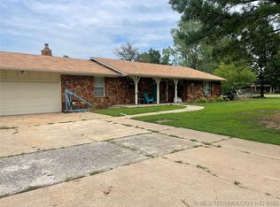 10301 Goldenrod Ln, Sand Springs, OK 74063