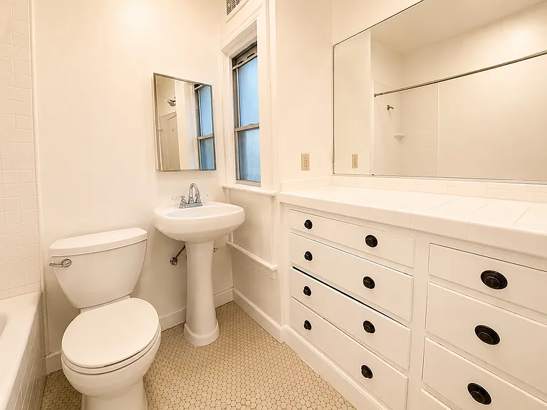 1044 E Appleton St #3 — Photo 7