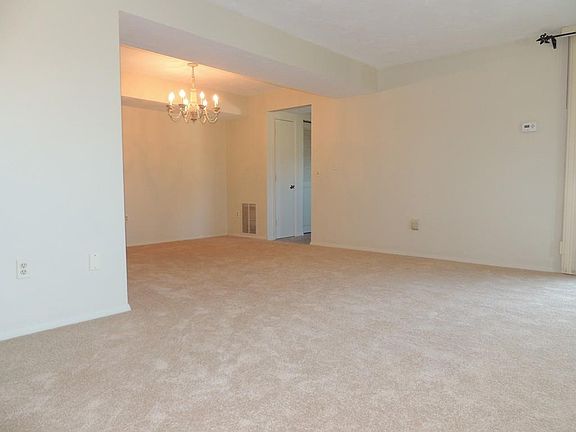 2nd image of 44 Cottonwood Dr #1