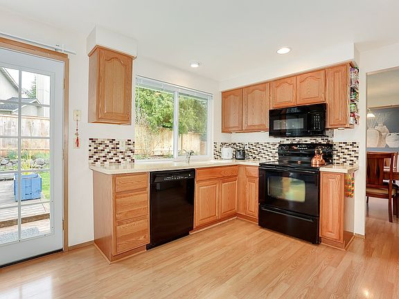 4th image of 11712 SE 223rd Dr