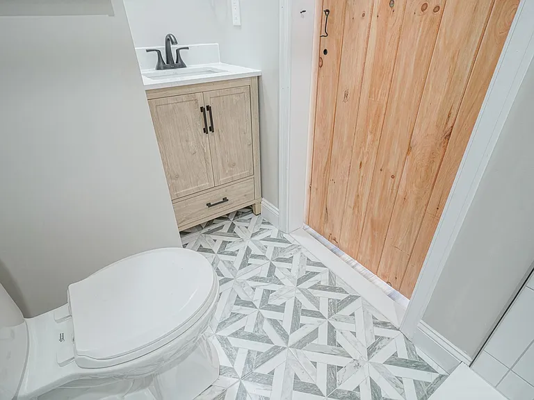 1539 S Wilton St — Photo 21