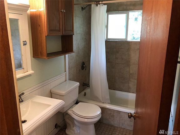 5th image of 3425 S 128th St