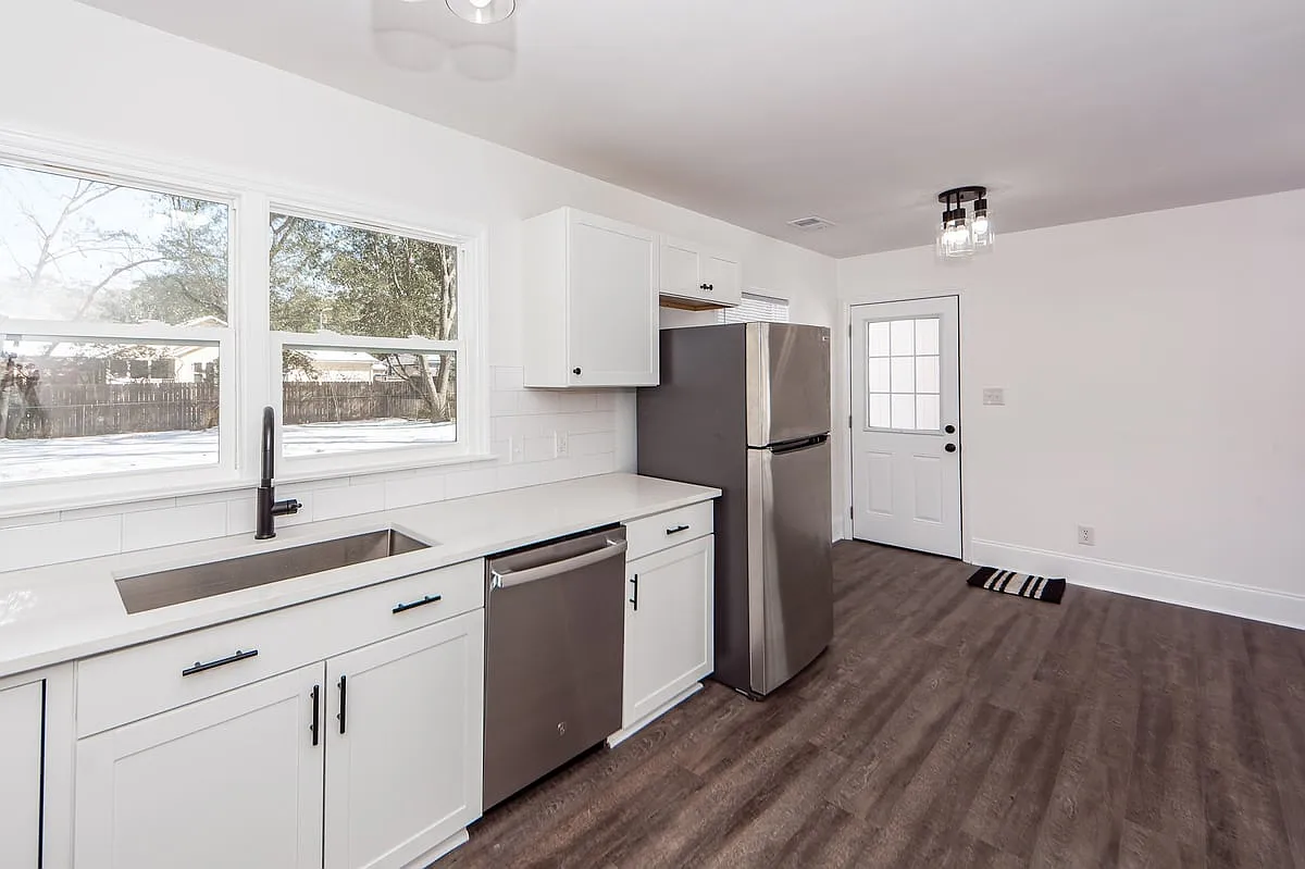 Building Photo - 4742 Farmal St
