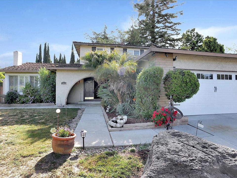 1st image of 365 Landeros Dr
