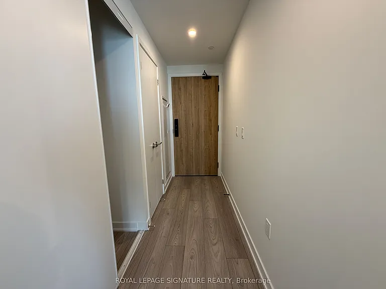 1 Fairview Rd E #1713 — Photo 1