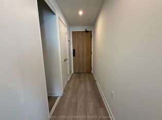 1 Fairview Rd E #1713, Mississauga, ON L5A 4C6
