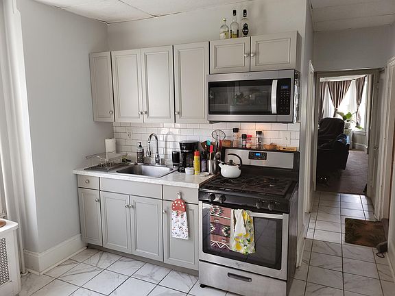 4th image of 222 Sumac St Floor 2