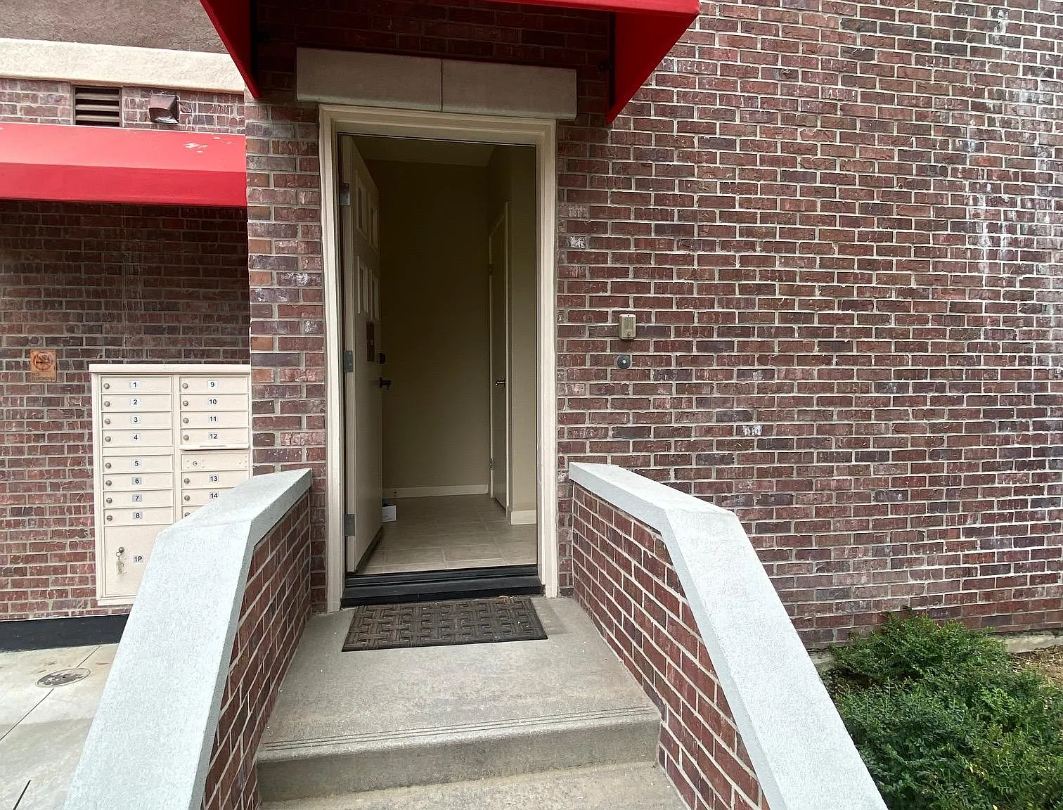 2 bed, 2.5 bath, 1600 sqft, $3,450 — Photo 3