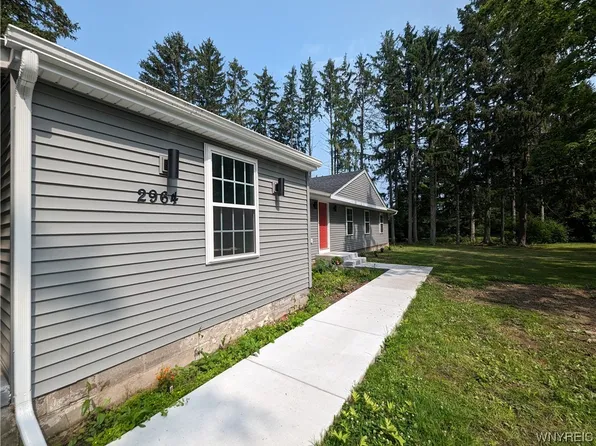 2964 Rosemarie Cir, Newfane, NY 14108