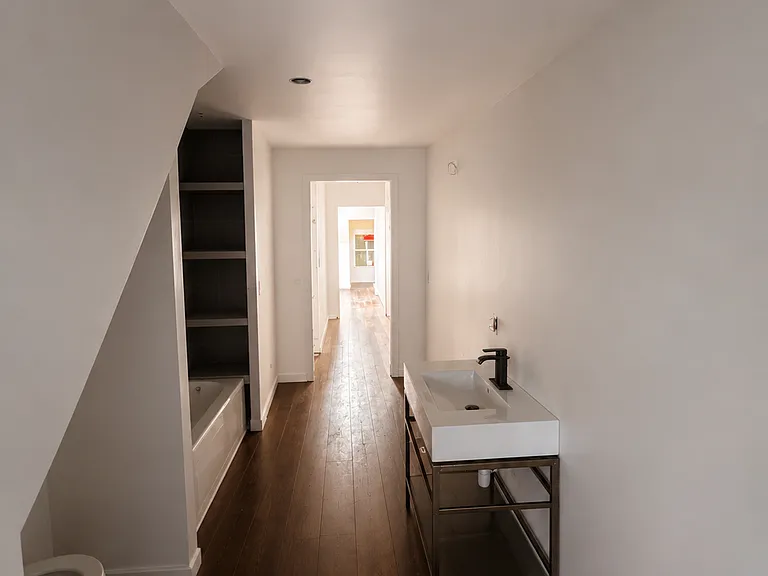 Third floor large and spacious bathroom.