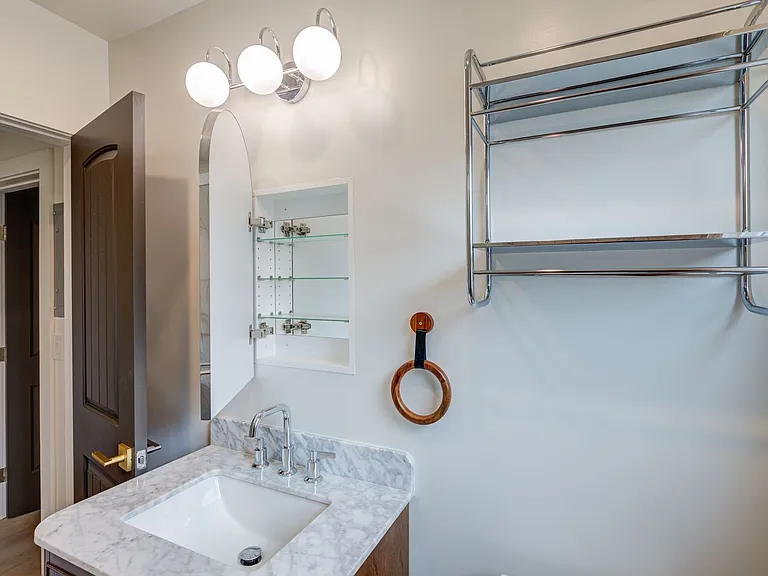 Riverside Residences — Photo 17