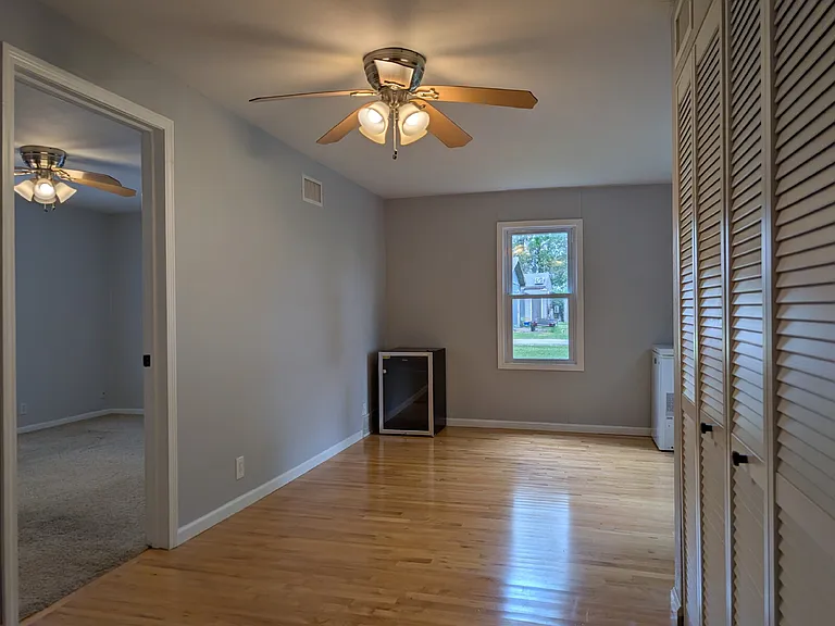 1575 W Butte Des Morts Beach Rd — Photo 14