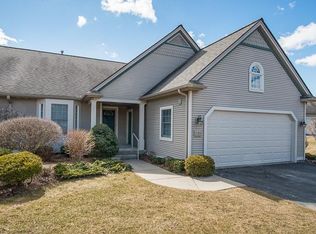 203 Pierce Lake Dr, Chelsea, MI 48118