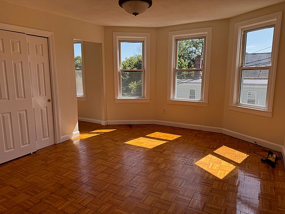 5th image of 231 Parsons St #3