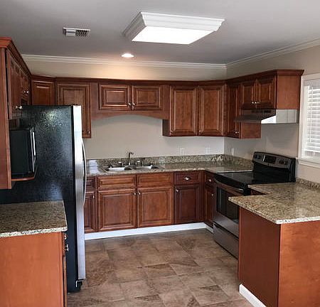 5th image of 309 1/2 Leona St