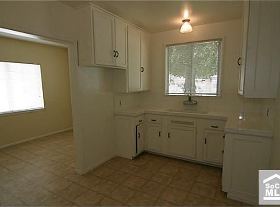 4th image of 3837 Marwick Ave