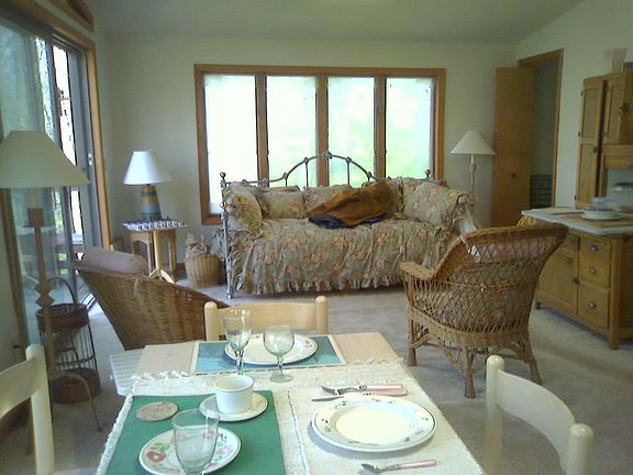 5th image of 84 Laurel Hollow Est