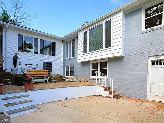 4th image of 3700 38th St N