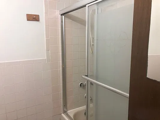 Rented by 18 REALTY | media 14