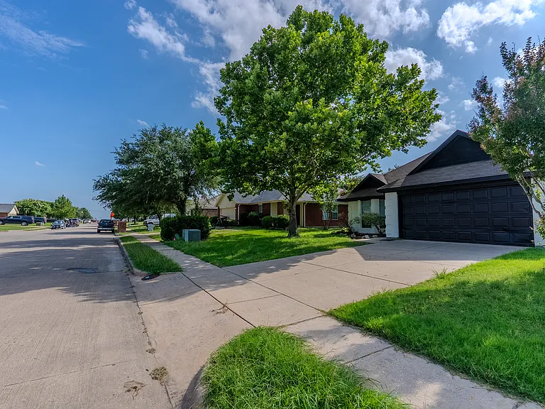 2809 Mitchell Ln — Photo 25
