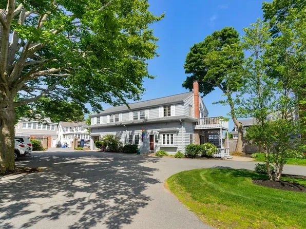 209 Humphrey St #5, Swampscott, MA 01907