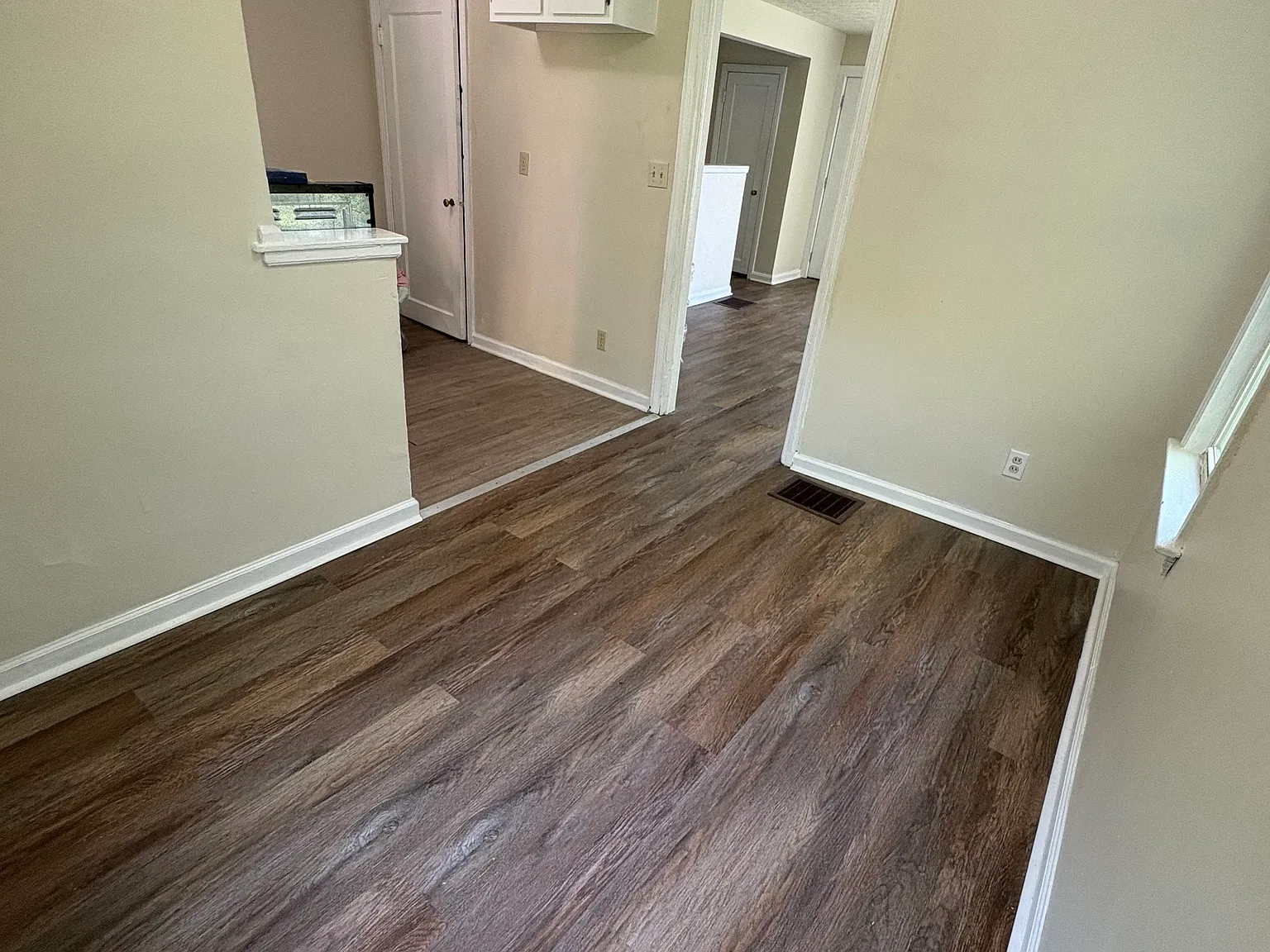 2 bed, 900 sqft, $1,100 — Photo 4