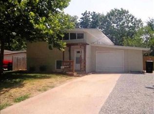 3436 SW Oakley Ave, Topeka, KS 66614