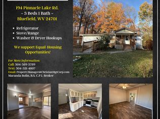 194 Pinnacle Lake Rd, Bluefield, WV 24701