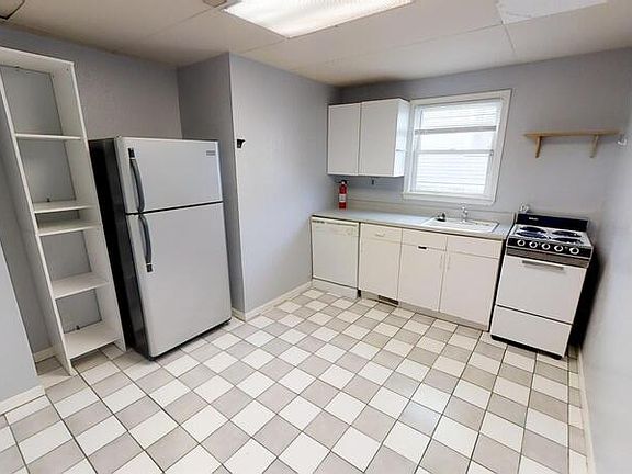 3rd image of 706 Emmet St #4